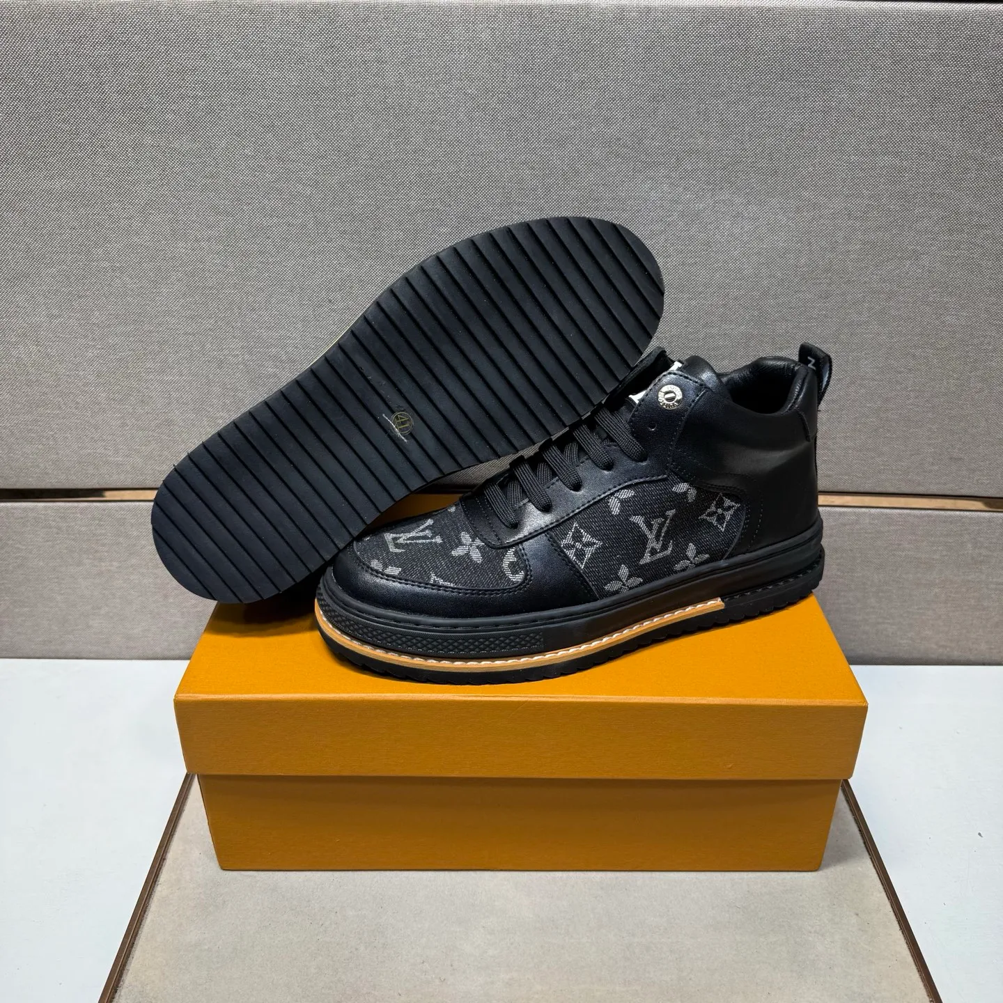 Men's men's shoes 💰pp420 [LV～] Men's casual shoes 2025z cabinet sales simultaneously 🔶Size: 38-44#️⃣ 🔷2 colors🔜The upper is made of multi-material splicing➕Genuine leather lining, comfortable and breathable, sole: original comfortable and wear-resistant outsole, ⚠️Real shot📱Photographed🎬The real thing is better📢📢📢